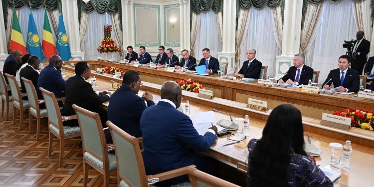 Қазақстан мен Конго президенттері кеңейтілген құрамда келіссөз жүргізді