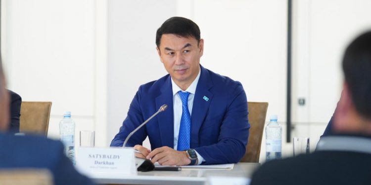 Дархан Сатыбалды өндіріс орнын ашуға ниетті инвесторлармен кездесті
