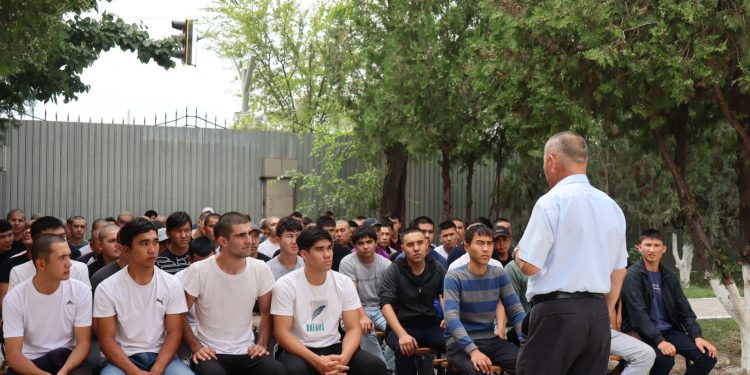 Түркістан облысында шақырушылардың алғашқы легі әскерге аттынды