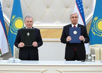 Қасым-Жомарт Тоқаев пен Шавкат Мирзиёев бірнеше маңызды құжатқа қол қойды