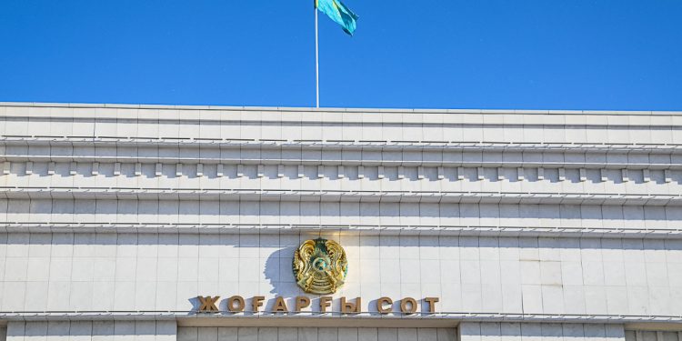 Жоғарғы Сот мектептерде орамал тағуға тыйым салуды жойған жоқ