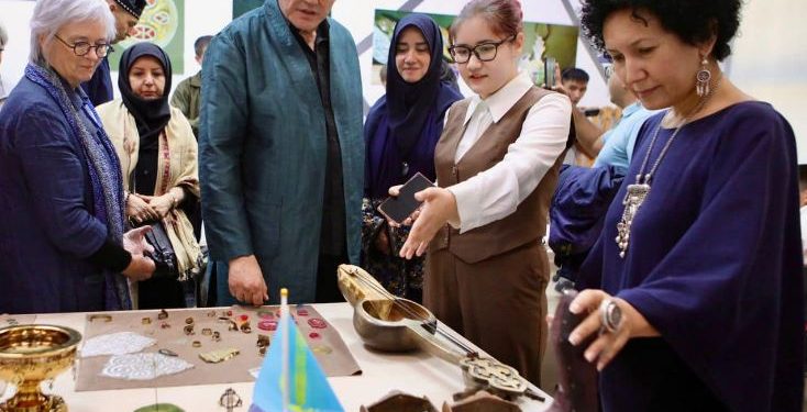 Түркістанда 19 мемлекеттің қолөнершілері бас қосты