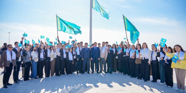 Республика күні Шымкент — мақтаныш пен бірліктің жаңа символына ие болды