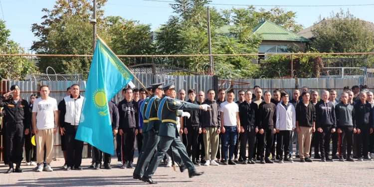Шымкенттің әскерге шақырылушылары Ақтау қаласының теңіз жаяу бригадасына қызмет етуге аттанды