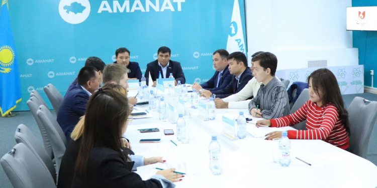 КЕҢЕС ОТЫРЫСЫНДА ЖАСТАР АРАСЫНДАҒЫ СПОРТ МӘСЕЛЕСІ ҚАРАЛДЫ