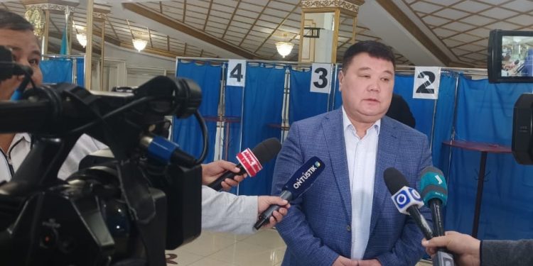 “АМАНАТ” ПАРТИЯСЫНЫҢ ТӨРАҒАСЫ РЕФЕРЕНДУМДА ДАУЫС БЕРДІ