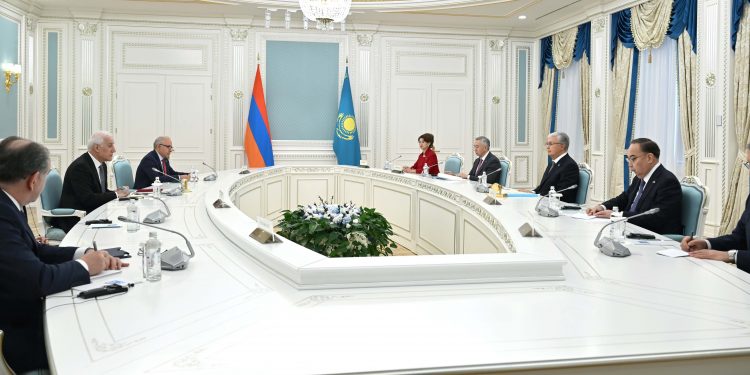 Қазақстан мен Армения президенттері келіссөз жүргізді