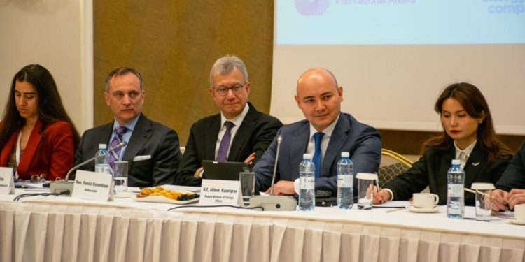 Қазақстан Сыртқы істер министрінің орынбасары АҚШ Сауда миссиясының делегациясымен кездесті