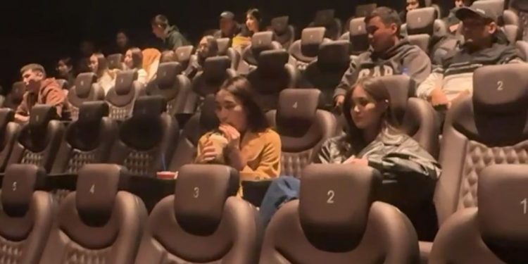 Полицейлер фильм көрсету арқылы жастарды есірткіден аулақ болуға шақырды