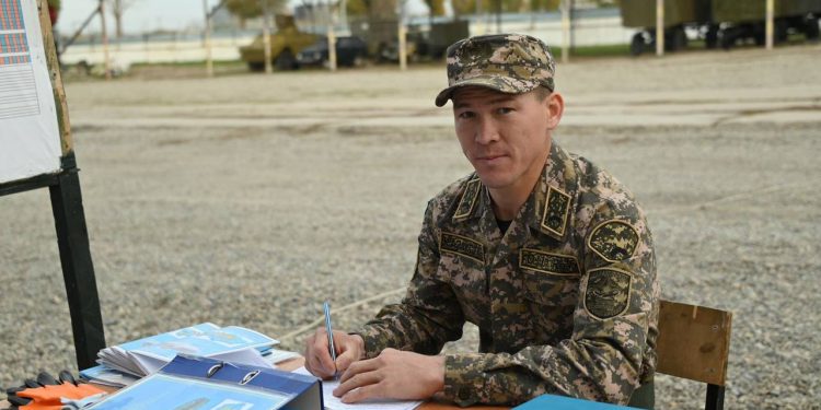 Шымкенттік әскери қызметші бүкіл армия байқауының жеңімпазы атанды