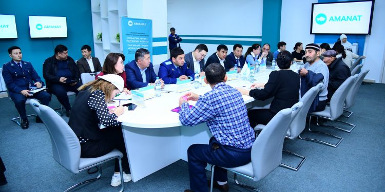 «ҚҰҚЫҚТЫҚ КӨМЕК» ЖОБАСЫ АЯСЫНДА ТҰРҒЫНДАР БІЛІКТІ ЗАҢГЕРЛЕРДЕН КӨМЕК АЛДЫ