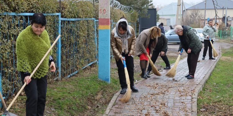 «ТАЗА ҚАЗАҚСТАН»: ТӨЛЕБИДЕГІ СЕНБІЛІККЕ 1 МЫҢНАН АСТАМ ТҰРҒЫН ҚАТЫСҚАН