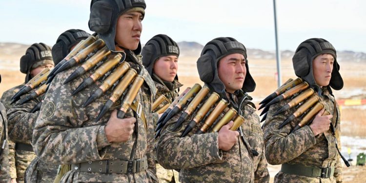 Шабуылдау батальонының мерзімді қызмет сарбаздары шартты қарсыластың көзін жойды