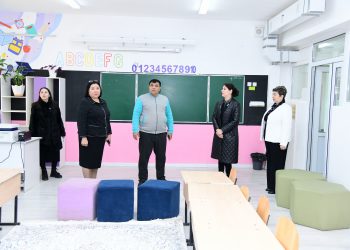 КЕҢЕС МҮШЕЛЕРІ ИНКЛЮЗИВТІ КАБИНЕТТІҢ ЖАҒДАЙЫМЕН ТАНЫСТЫ