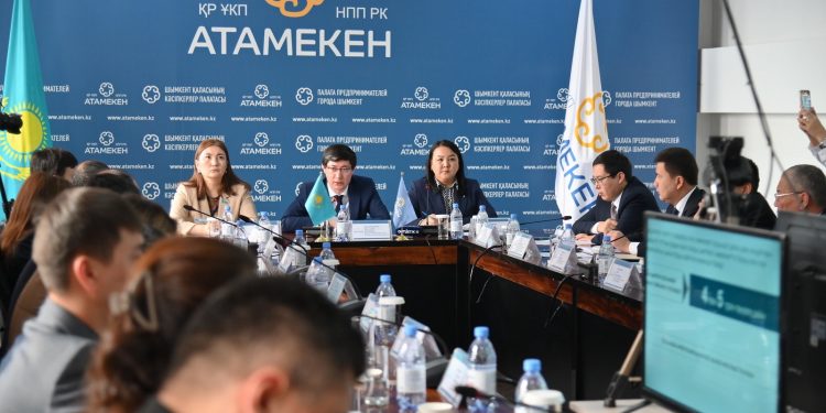 Шымкентте бизнес және экономика министрлігінің өкілдері кездесті