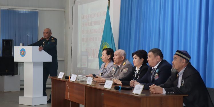 Оқушылар әскери бөліммен танысты