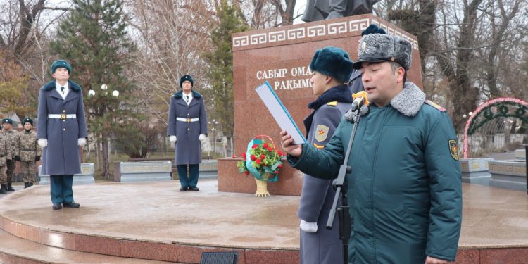 Шымкентте генерал Сабыр Рақымовты еске алды