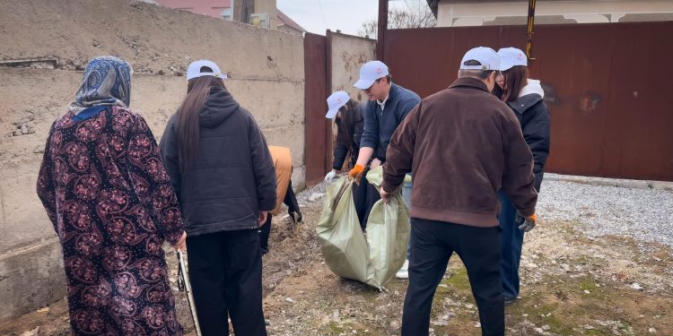 «ЖАСТАР РУХЫ» ҚАРТ АНАҒА ҚҰРМЕТ КӨРСЕТТІ