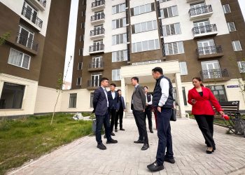 ЖАСТАРДЫҢ БАСПАНА ЖӘНЕ ЖАТАҚХАНА МӘСЕЛЕЛЕРІ ТАЛҚЫЛАНДЫ