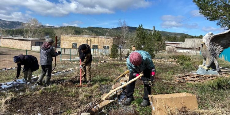 «Таза Қазақстан»:» «Киелі мекен» акциясы аясында 12 тонна қоқыс жиналды