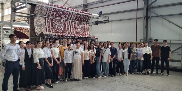 Жұмысшы мамандықтар жылы: оқушылар өндіріспен танысуда