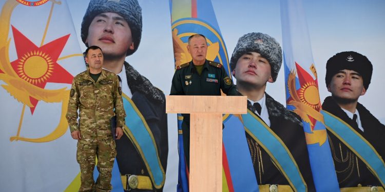 Түркістандықдар Отан алдындағы борышын өтеуге аттанды
