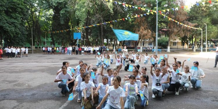 ТҮРКІСТАН ОБЛЫСЫ: ЖАЗҒЫ МАУСЫМДА 41 МЫҢНАН АСТАМ БАЛА ЛАГЕРЬМЕН ҚАМТЫЛАДЫ