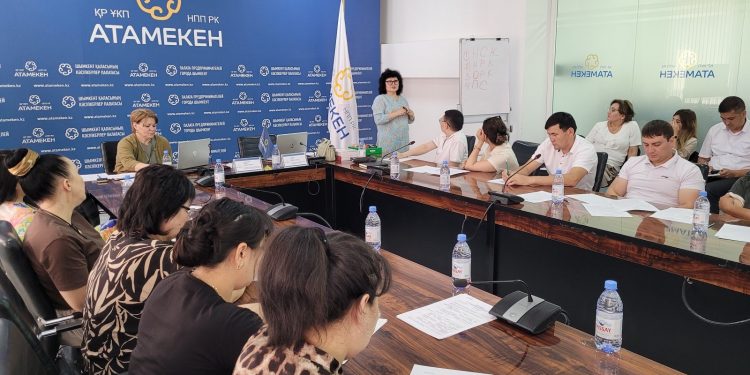 Шымкенттік 50-ге жуық маман сертификатталған тәлімгер атанды