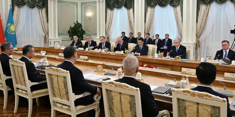 Президент Қытайды Қазақстанның тату көршісі және уақыт тезінен өткен сенімді стратегиялық серіктесі деп атады