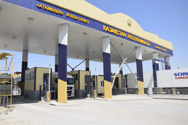В Туркестане принимаются меры по устранению коррупционных барьеров на таможенных постах