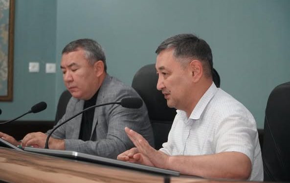 БӘЙДІБЕК: АУДАНЫНДА САЛЫҚТЫҚ ӘКІМШІЛЕНДІРУ ЖӘНЕ СУБСИДИЯ АЛУШЫЛАРҒА ҚАТЫСТЫ ЖҰМЫС МӘСЕЛЕЛЕРІ ТАЛҚЫЛАНДЫ