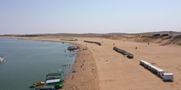 ТҮРКІСТАН: ШАРДАРАДАҒЫ ЖАҒАЖАЙ РЕТКЕ КЕЛТІРІЛІП, САЯХАТШЫЛАРҒА САПАЛЫ ҚЫЗМЕТ КӨРСЕТІЛУДЕ