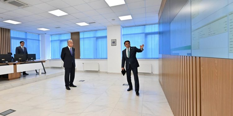 Қасым-Жомарт Тоқаев суперкомпьютерді іске қосу рәсіміне қатысты