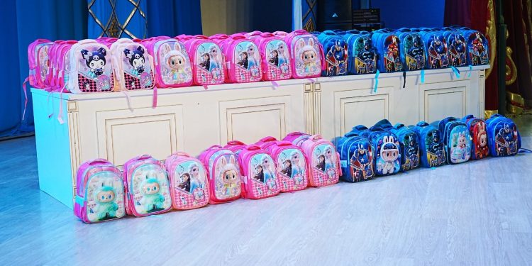 В Шымкенте члены АНК поддержали 532 школьника в рамках акции «Дорога в школу»