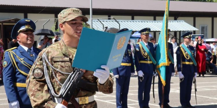 ​Шымкент гарнизонында сарбаздар ант қабылдады