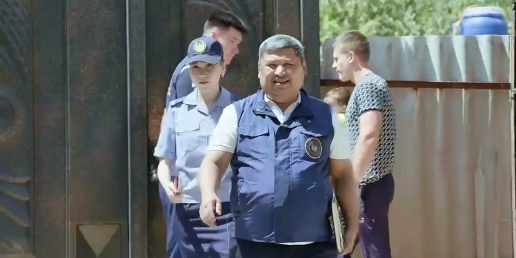 Полицейлер зейнеткерлерге киберқауіпсіздік ережелерін үйретуде