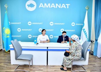 «AMANAT» ПАРТИЯСЫ: «ҚОЛДАУ ТАППАДЫМ» ДЕГЕН АЗАМАТ ДЕПУТАТТАН КӨМЕК СҰРАП КЕЛДІ
