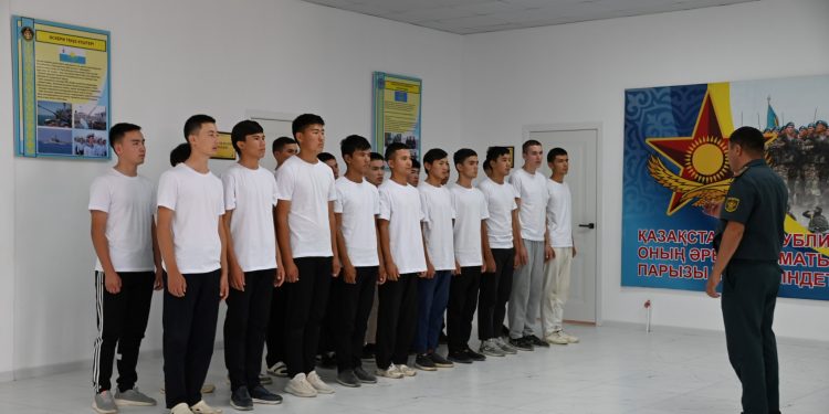 Түркістандық өрендер әскерге аттанды