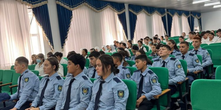 «Есірткі – зұлым!» атты кездесу Шымкентте оқушылар арасында өтті