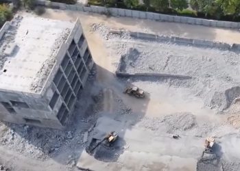 ШЫМКЕНТ: Заңсыз берілген жер учаскесіндегі құрылыс нысаны толық бұзылды