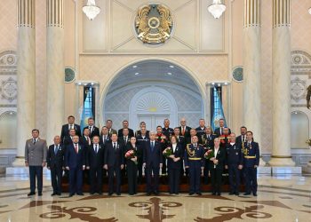 ПРЕЗИДЕНТ ҚҰТҚАРУШЫЛАРДЫ КӘСІБИ МЕРЕКЕСІМЕН ҚҰТТЫҚТАДЫ