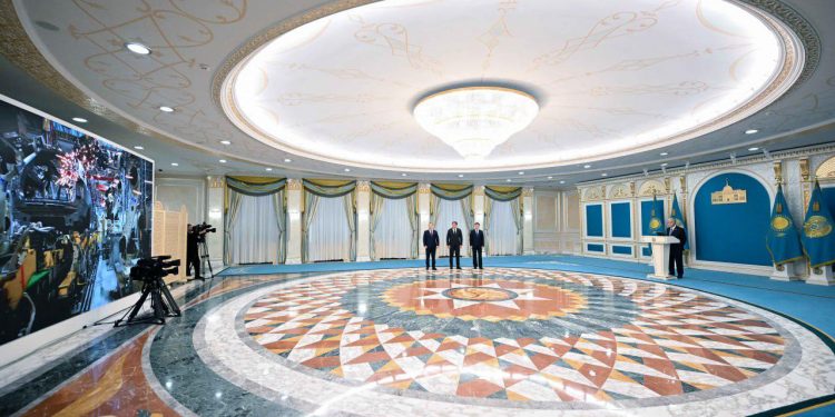 Мемлекет басшысы телекөпір арқылы KIA Qazaqstan автомобиль зауытын ашты