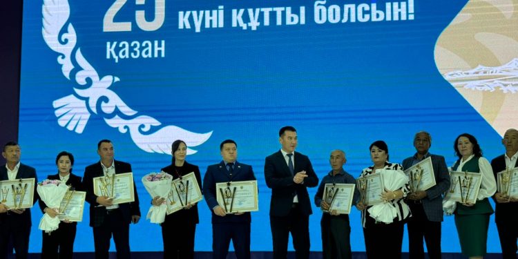 Шымкентте Республика күніне арналған мерекелік іс-шара өтті