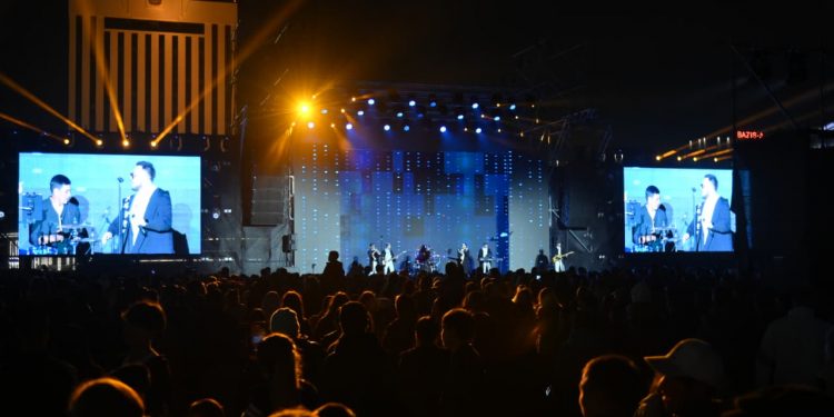 В ШЫМКЕНТЕ ДЕНЬ РЕСПУБЛИКИ ПРЕВРАТИЛСЯ В НАРОДНОЕ ТОРЖЕСТВО