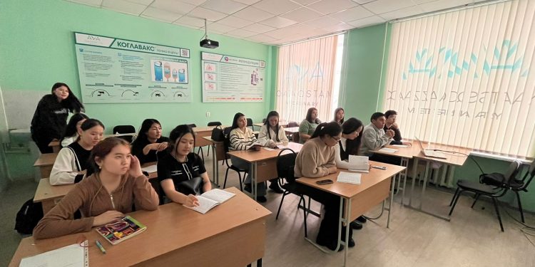 Шымкенттік полиция тұрмыстық зорлық-зомбылықтың алдын алу үшін жастармен кездесті