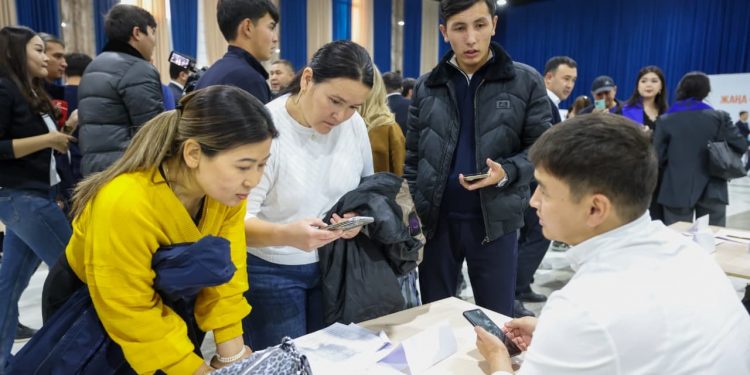 В ШЫМКЕНТЕ ПРОШЛА ЯРМАРКА ТРУДА, НА КОТОРОЙ ПРЕДЛОЖЕНО ОКОЛО 2 ТЫСЯЧ РАБОЧИХ МЕСТ