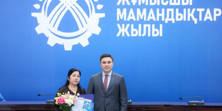 Еңбек адамдары – қаланың тірегі