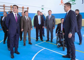 Экспортқа бағдарланған өндіріс: Мәжіліс депутаттары Түркістан облысындағы ірі кәсіпорынға барды