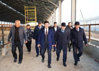 МӘЖІЛІС ДЕПУТАТЫ ҚАЗЫҒҰРТ АУДАНЫНДАҒЫ ЖАҢА ЖОБАЛАРМЕН ТАНЫСТЫ