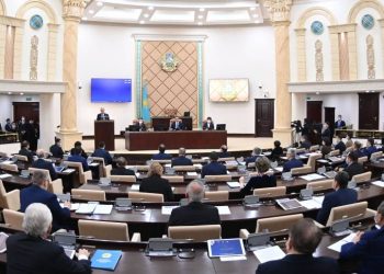 МӘУЛЕН ӘШІМБАЕВ: ЫҚПАЛДЫ ПАРЛАМЕНТ – ӘДІЛЕТТІ ҚАЗАҚСТАННЫҢ КЕПІЛІ